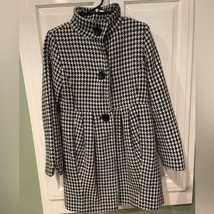 Houndstooth Black/White Check Sarah Jessica Parker Bitten coat. Ladies size M.